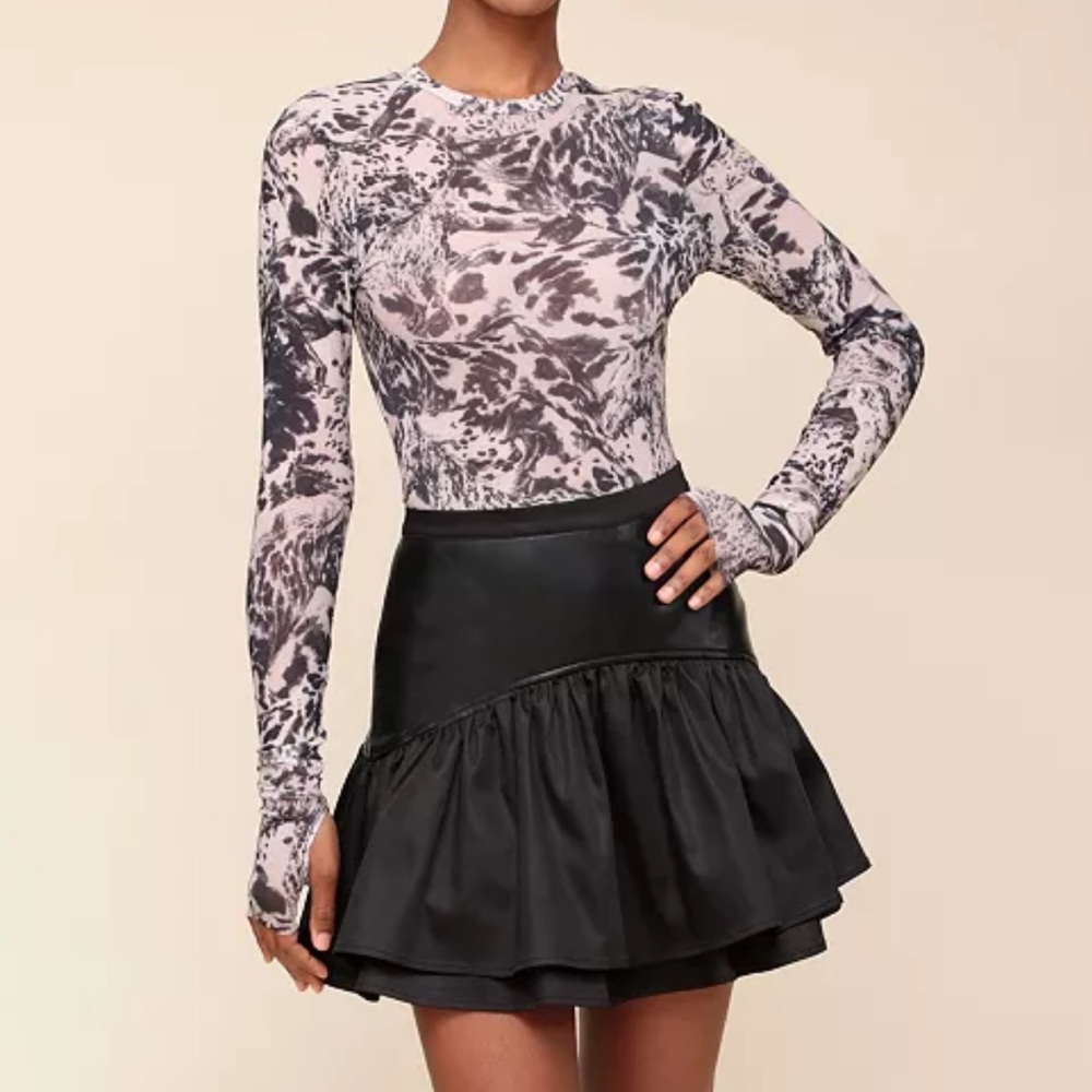 Avec Les Filles Black Faux Leather Flounce Mini Skirt Size 2 Anthropologie - Picture 4 of 8